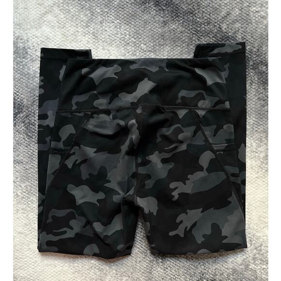 Yogalicous Camo Black Gray Pockets 7/8 Length High Rise Leggings Size Medium - Picture 3 of 9